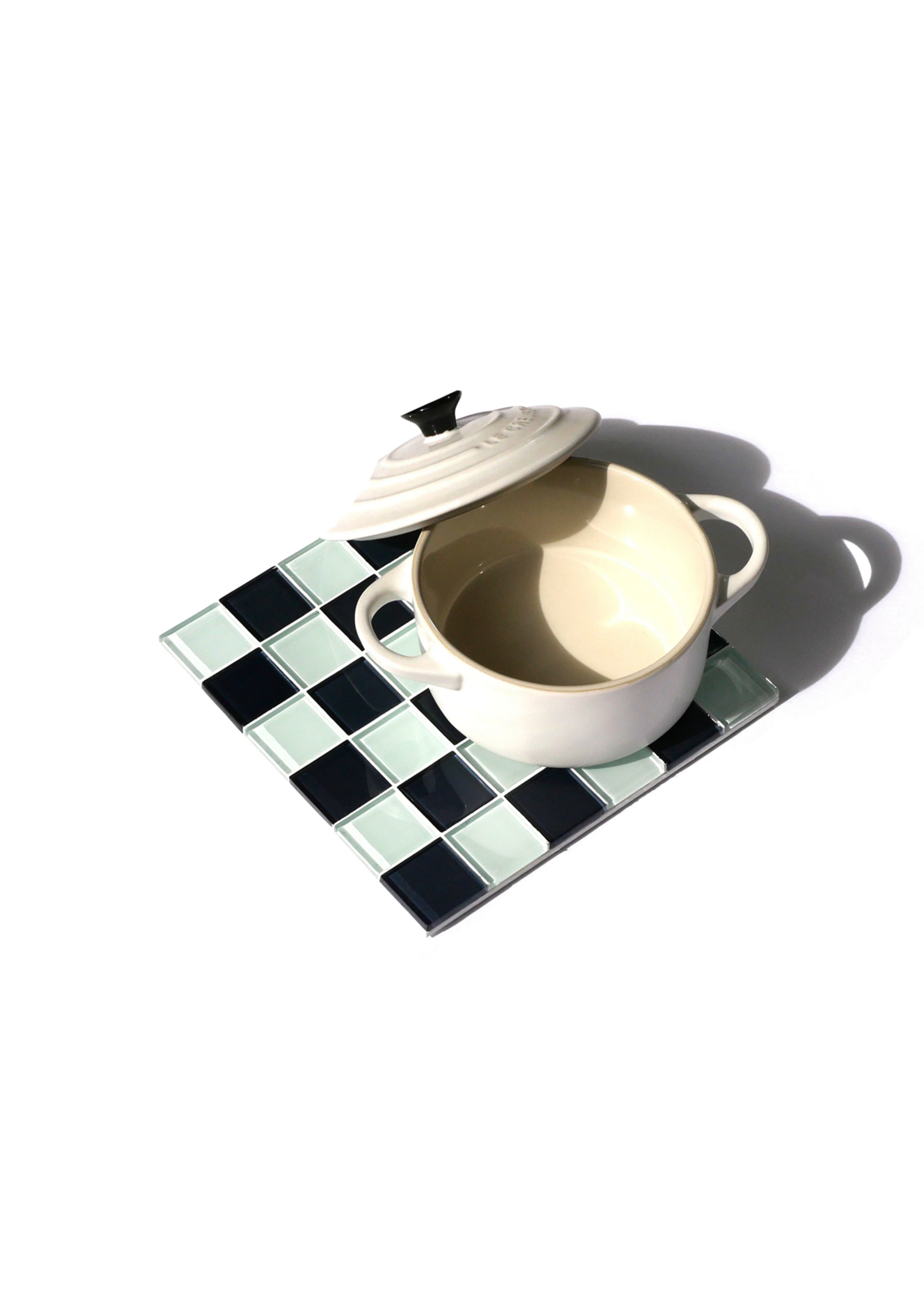 Studio Matrix Tiles - Trivet - White - Black