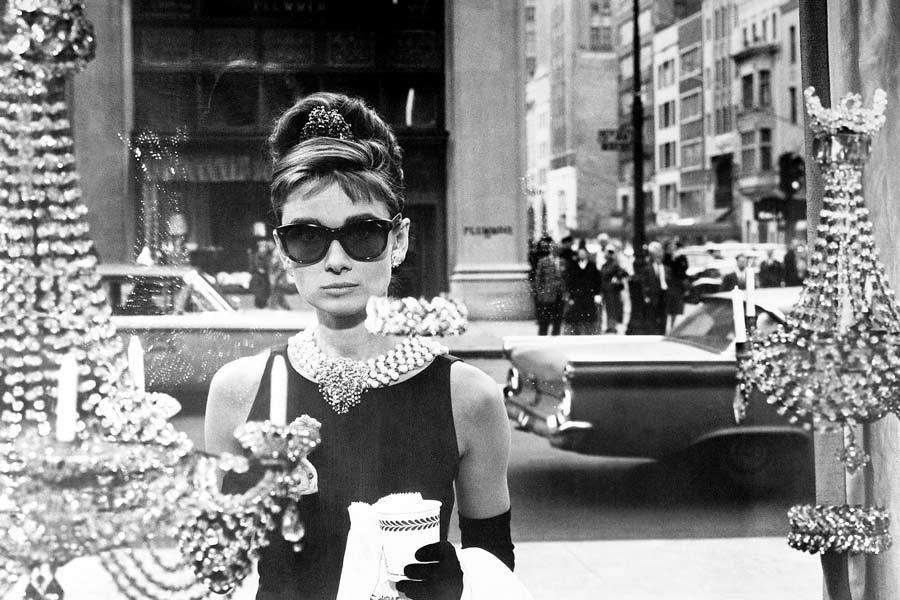 UA-IQV42 Audrey Hepburn