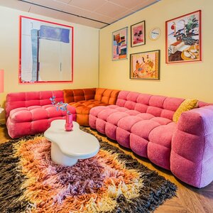 COMF Collection Zetel Soho - Opstellling: 1 zit - stof: Royal 73 pink (cat. 14) + Hoekelement - stof: Juke 25 orange (cat. 8) + 3-zit R - stof: Boogie 73 pink (cat. 7)