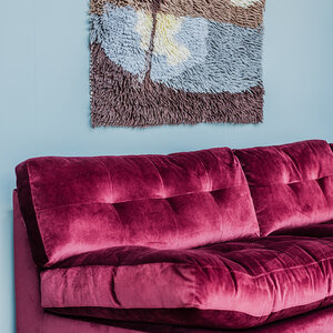 COMF Collection Oslo Zetel - Opstelling: 1,5-zit L + 1-zit + Hoekelement + Hocker - Stof: Juke 39 burgundy (cat. E)