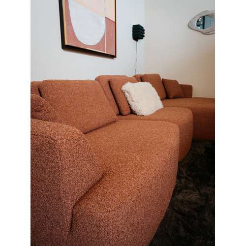 COMF Collection Zetel Cobble - Opstelling: 1,5-zit (arm links) + 1-zit (zonder arm) + Divan rond (rechts) - Stof: Daisy 128 (cat. E) COMF Collection Zetel Cobble - Opstelling: 1,5-zit (arm links) + 1-zit (zonder arm) + Divan rond (rechts) - Stof: Daisy 128 (cat. E)