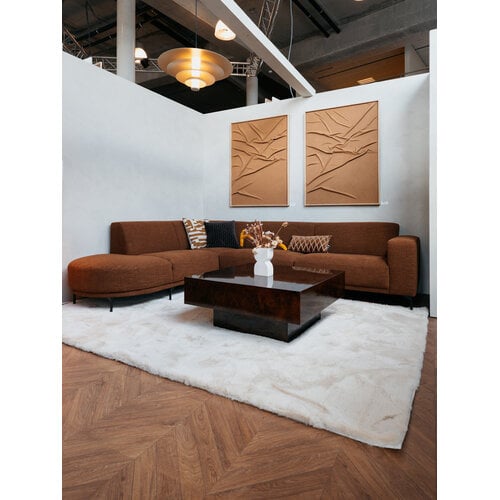 COMF Collection Zetel Helsinki - Opstelling: Longchair rond (links) + 3-zit (arm rechts) - Stof: Florin 44 (cat. D) COMF Collection Zetel Helsinki - Opstelling: Longchair rond (links) + 3-zit (arm rechts) - Stof: Florin 44 (cat. D)