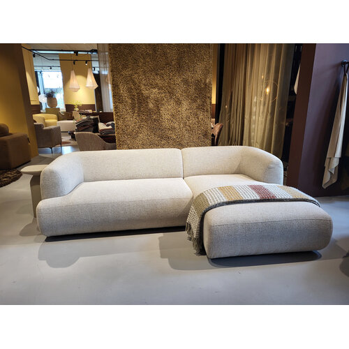 COMF Collection Paloma Zetel - Opstelling: 2-zits (arm links) + Divan XS (rechts) - in Stof: Colum, Kleur: 608 (cat. F) COMF Collection Paloma Zetel - Opstelling: 2-zits (arm links) + Divan XS (rechts) - in Stof: Colum, Kleur: 608 (cat. F)