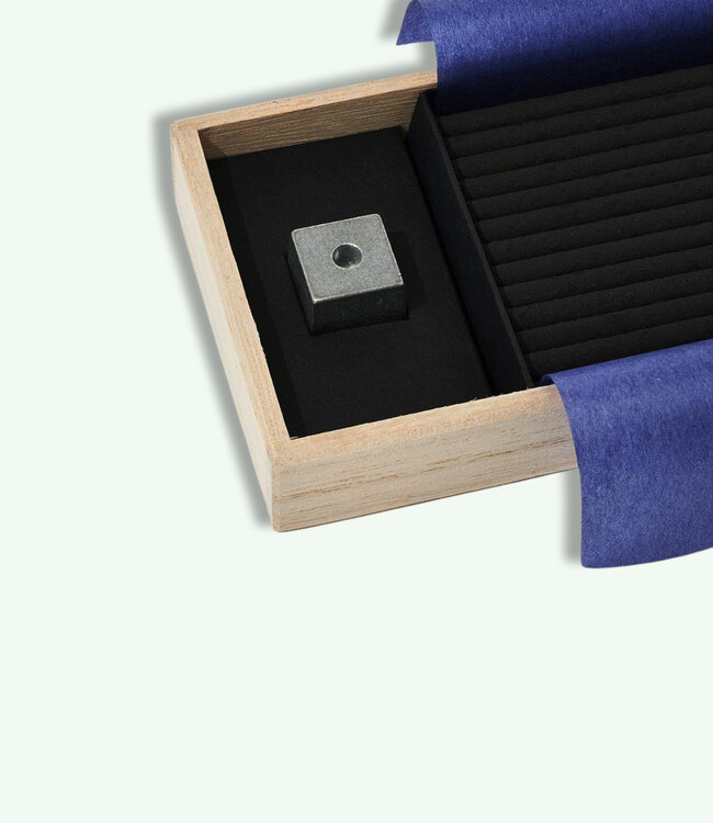 Tetsukon [Water] incense 40 sticks with holder