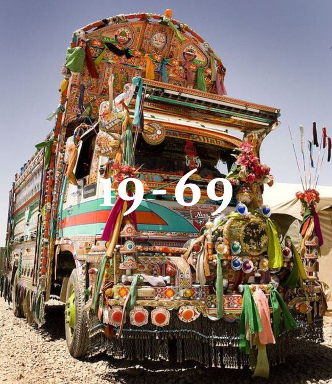 Invisible Post - Scented Candle 200 ml