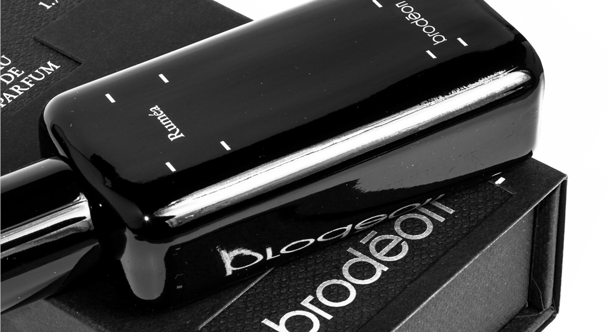 Tom Hidvégi, le tisseur de senteurs derrière Brodēon