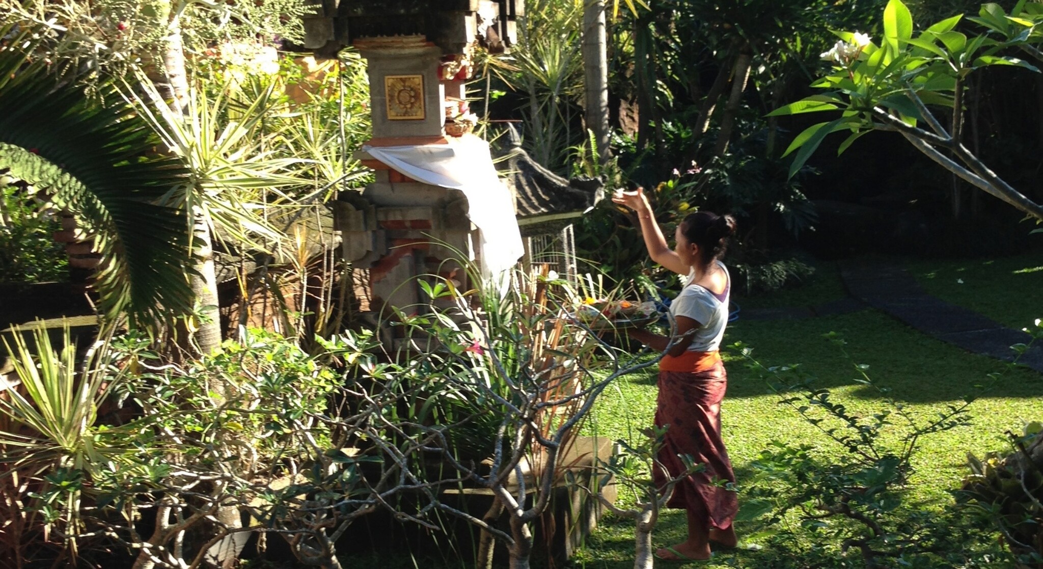 An olfactory trip to Bali with artist & perfumer Chester Gibs.