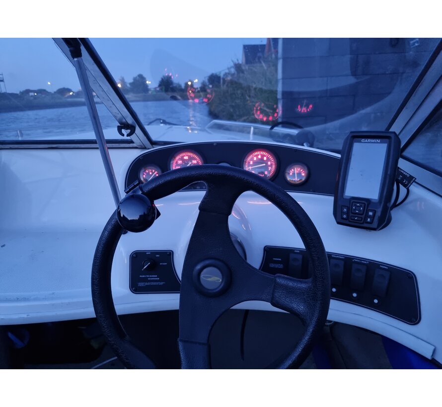 Starcraft 1701 speedboot met Suzuki 140 pk 4 takt efi buitenboordmotor (BIEDEN)