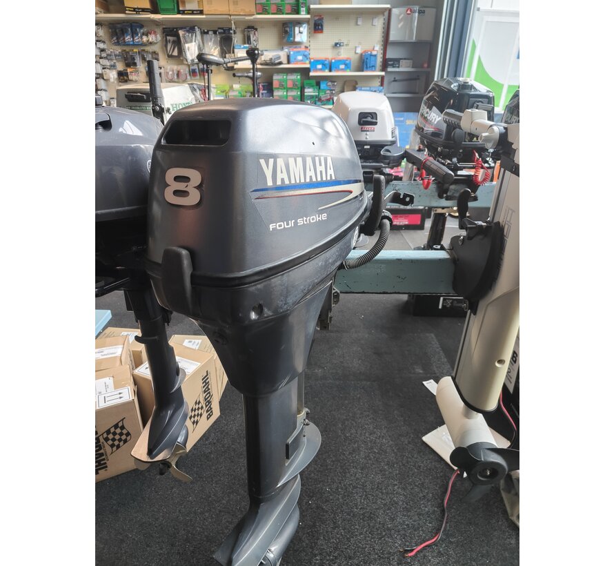 Yamaha 8 pk Fourstroke op afstandsbediening en kabels