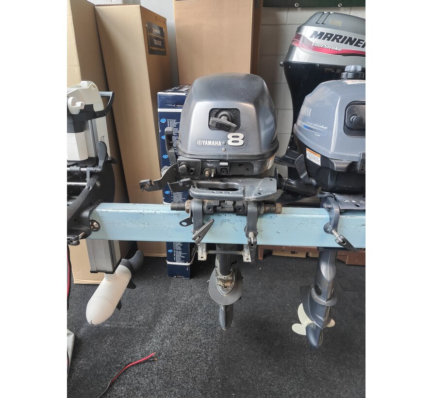 Yamaha 8 pk Fourstroke op afstandsbediening en kabels