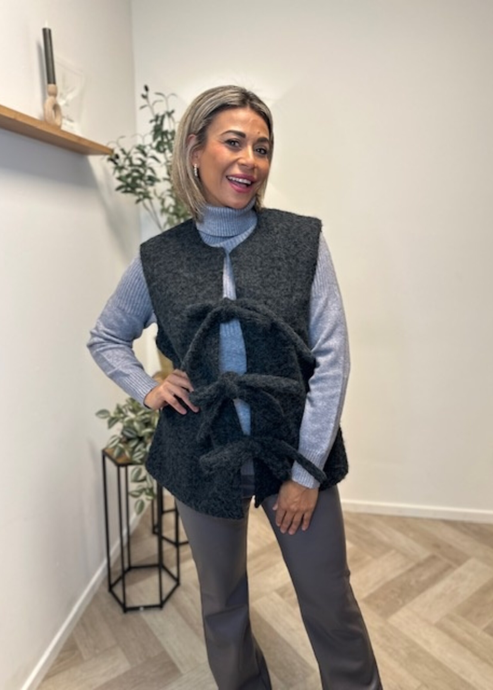 Bouclé Gilet met Striksluiting