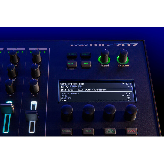 Roland MC-707 groovebox