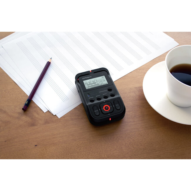 Roland R-07 BK portable recorder player