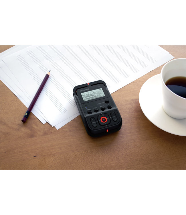 Roland R-07 BK portable recorder player