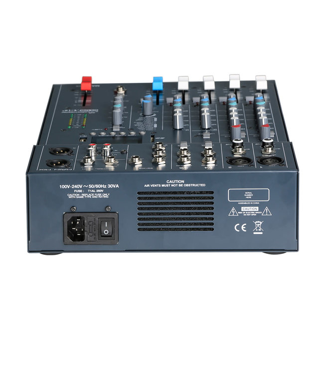 Studiomaster CLUB XS6+ 4 CH 6 IN MIXER+FX FOOTSWITCH