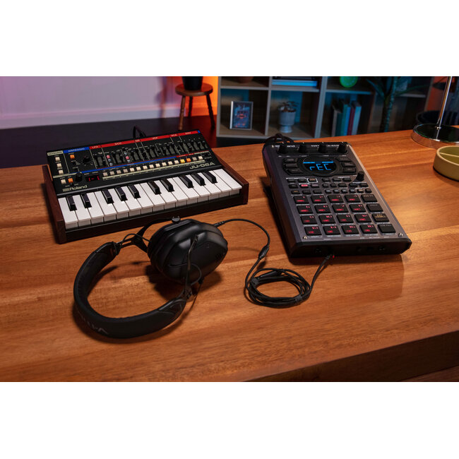Roland SP-404 MKII DJ sampler SP-404MK2