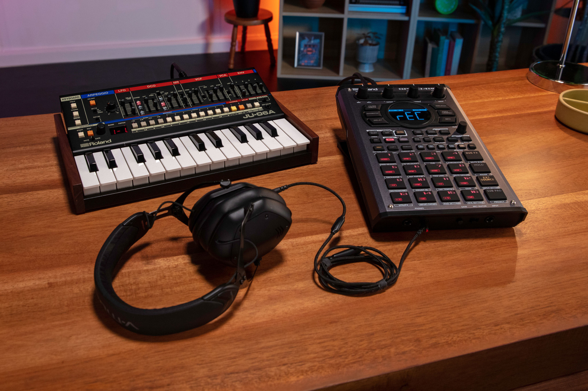 Roland SP-404 MKII DJ sampler - Busscherdrums