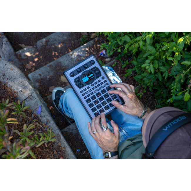 Roland SP-404 MKII DJ sampler SP-404MK2