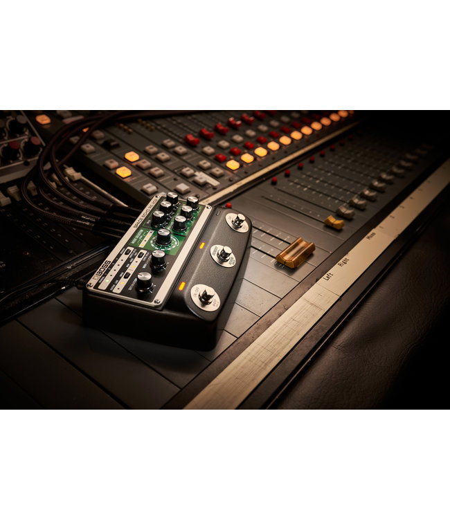 Boss RE-202 Space Echo effect pedal