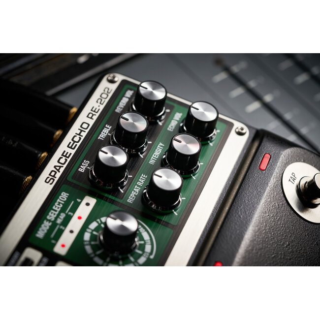 Boss RE-202 Space Echo effect pedal