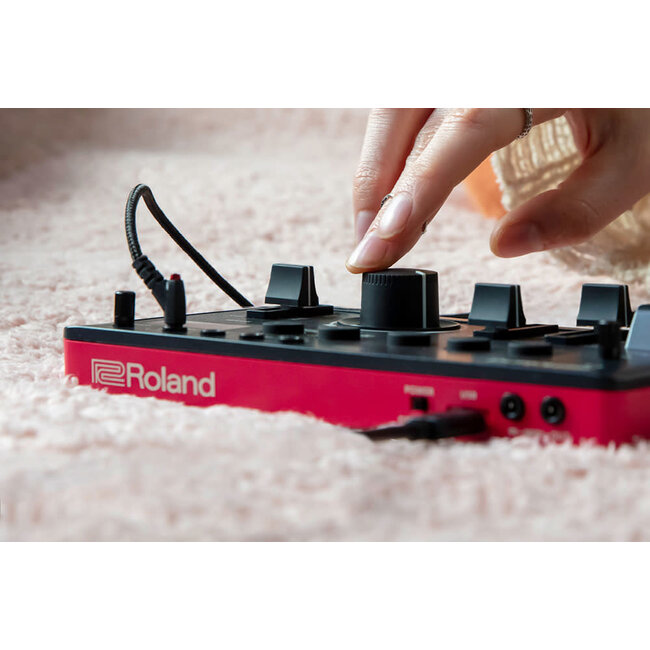 Roland E-4 Voice Tweaker Vocal processor Aira Compact