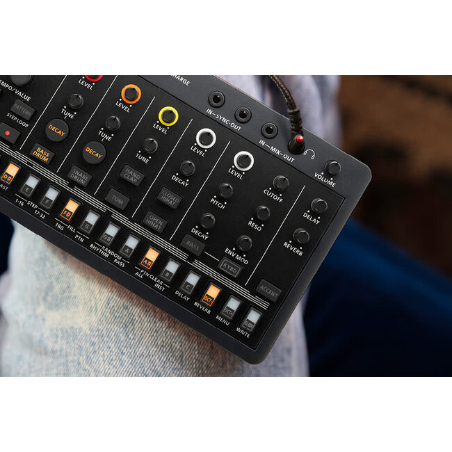 Roland T-8 drummachine Aira compact