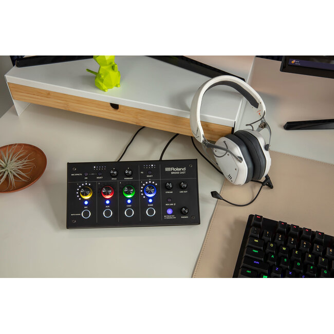 Roland BRIDGECAST SOUND MIXER Professional audio streaming interface and mixer designed for online gamers
