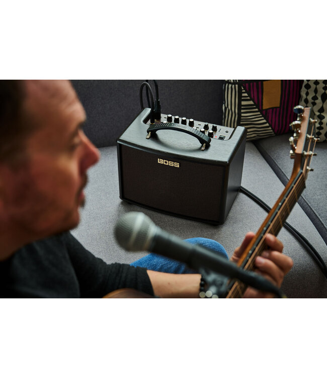 Boss AC-22LX  GUITAR AMPLIFIER WITH SPEAKERS