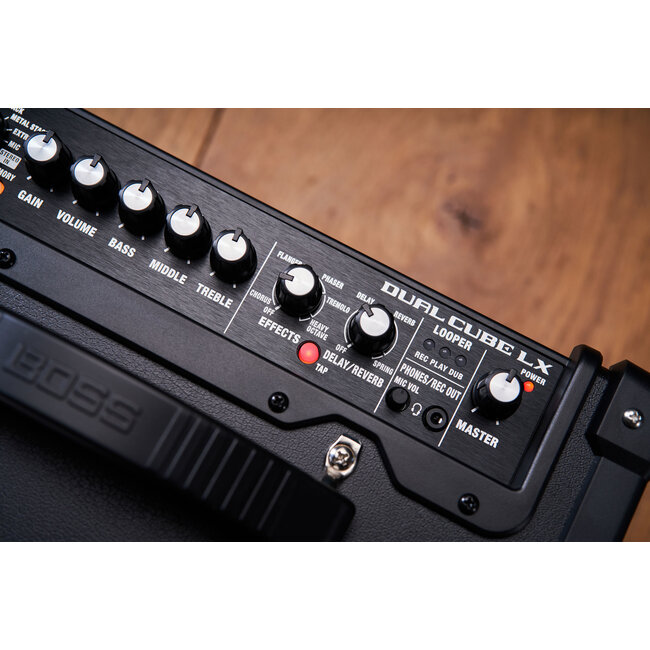 Boss BOSS D-CUBE LX DUAL CUBE LX GUITAR AMPLIFIER