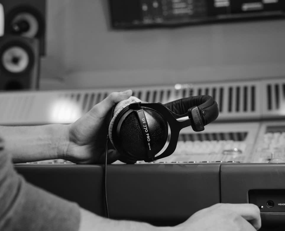 Beyerdynamic DT770 PRO headphones closed 250 ohm - Busscherdrums