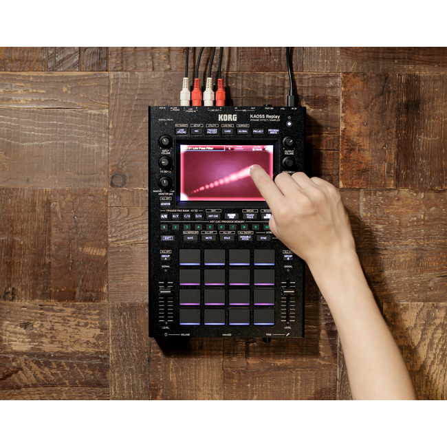 KORG Sampler, KAOSS Replay, 5" LCD Touchdisplay, 16 Pads, 128 Effecten