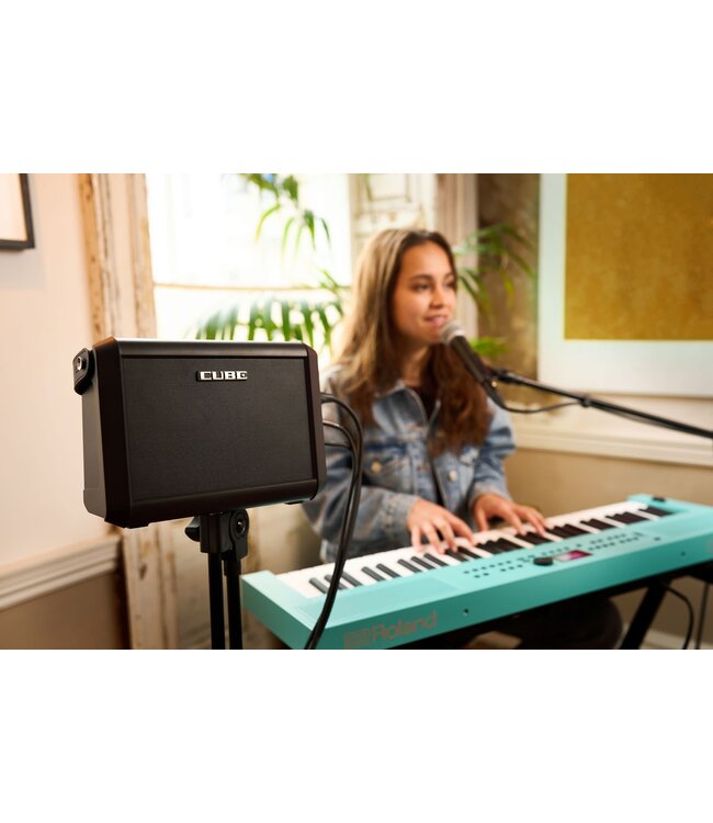 Boss Cube Street MINI MULTI-INSTRUMENT BATTERY AMPLIFIER