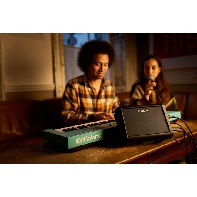 Boss Cube Street MINI MULTI-INSTRUMENT BATTERY AMPLIFIER