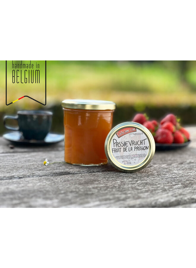Confiture exotique artisanale au fruit de la passion et à la pomme. Acidulée, douce et moins sucrée.