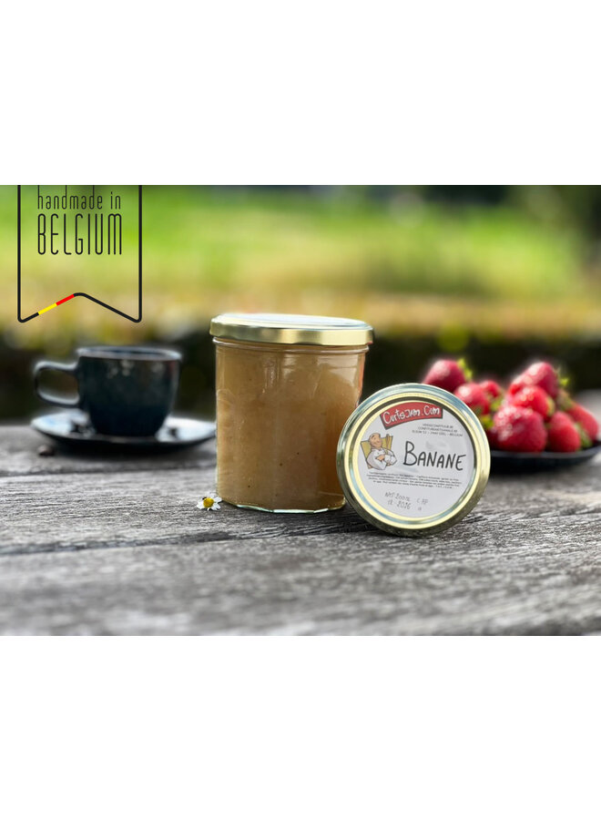 Confiture artisanale à la banane, douce et onctueuse, relevée d'une touche citronnée. Parfaite pour les petits-déjeuners ou les douceurs.