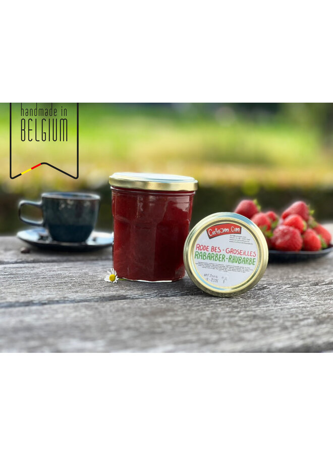 Une confiture artisanale acidulée à la groseille rouge et à la rhubarbe. Moins sucrée, elle réveille les papilles dès le matin.
