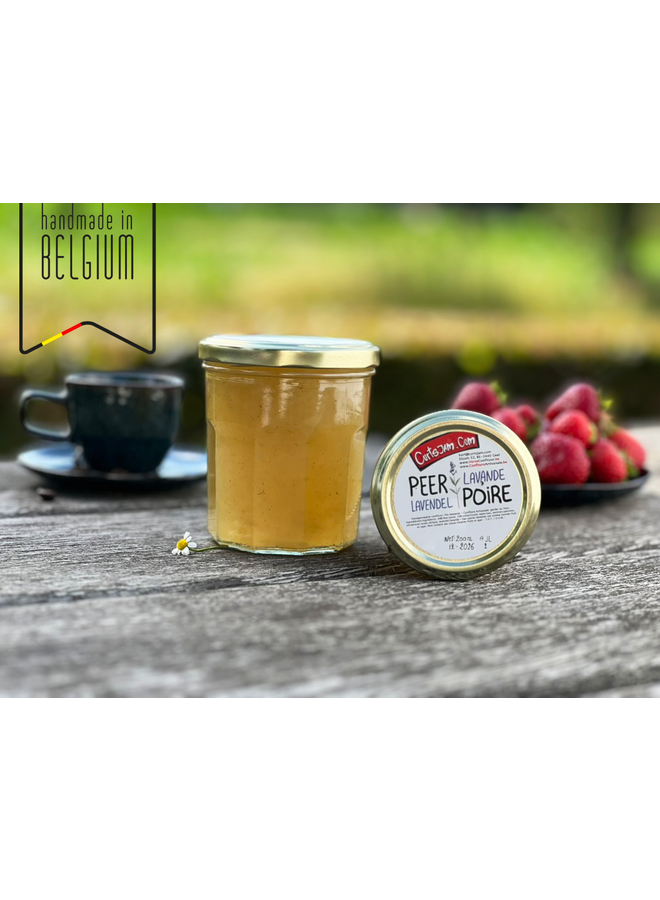 Hausgemachte Konfitüre mit Birne und einem Hauch Lavendel – blumig, fein und perfekt für ein besonderes Frühstück.