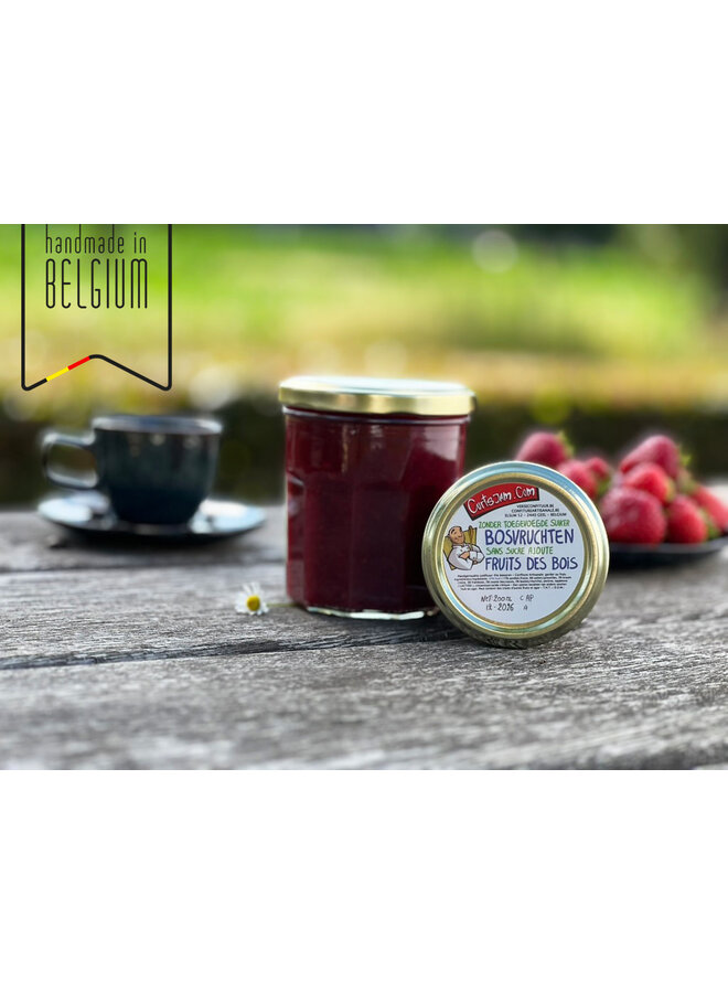 Ein Glas voll frischer Waldbeeren, ganz ohne Zuckerzusatz. Natürlich gesüßt mit Tagatesse – fruchtig, leicht, intensiv.