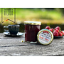Confiture maison à la fraise et à la myrtille, sans sucre ajouté.