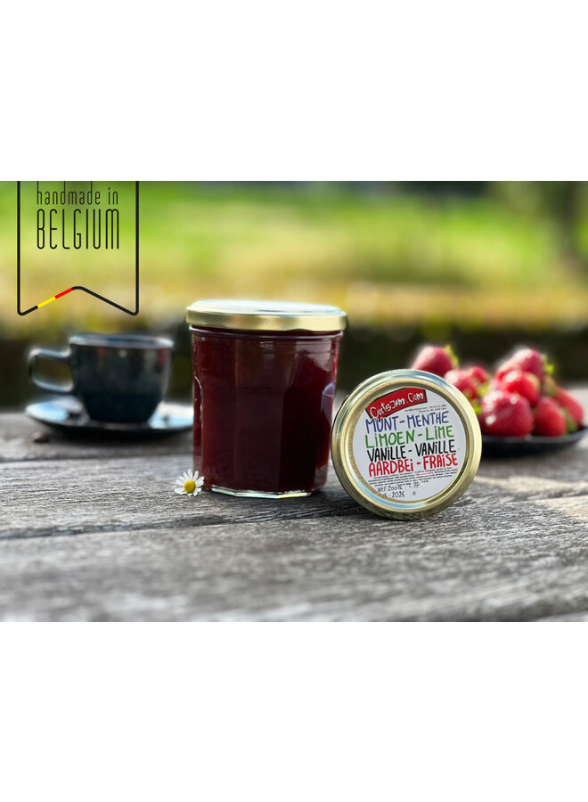 Ein fruchtig-frischer Aufstrich: Erdbeere trifft Limette, Minze und einen Hauch Vanille. Handgemacht mit weniger Zucker – ideal für Sommerliebhaber.