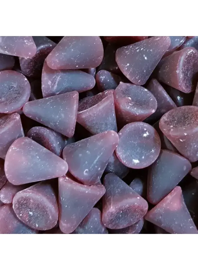 Hausgemachte Erdbeerkonfitüre mit vollem Fruchtgeschmack. Weniger Zucker, besonders fruchtig.