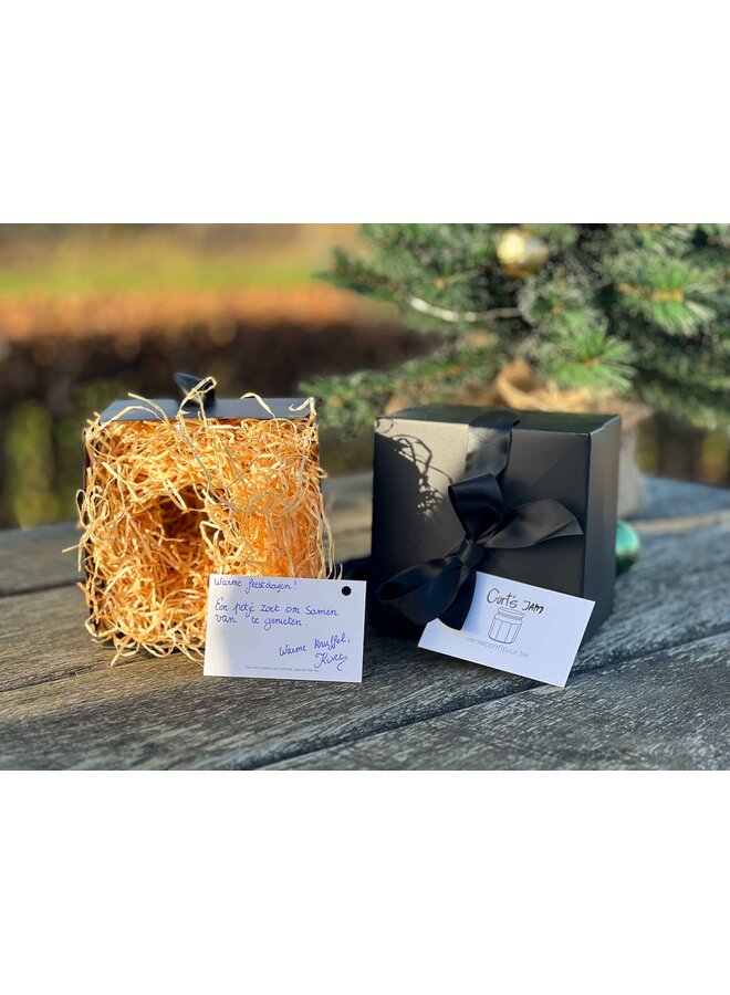 Stylish black gift box, includes card with personal message. No jam included. Add your preferred jar (large or small) separately to the cart. Perfect for birthdays or holidays.