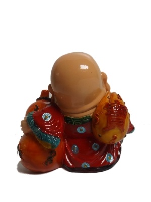 Goudkleurige kleine happy boeddha, met hoeloe vrucht