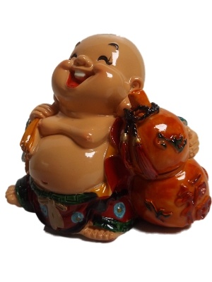 Goudkleurige kleine happy boeddha, met hoeloe vrucht