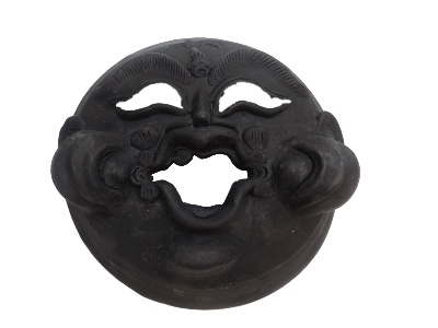 Masker van aardewerk