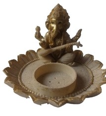 Theelichthouder Ganesha op lotus gemaakt van poly beige, goud