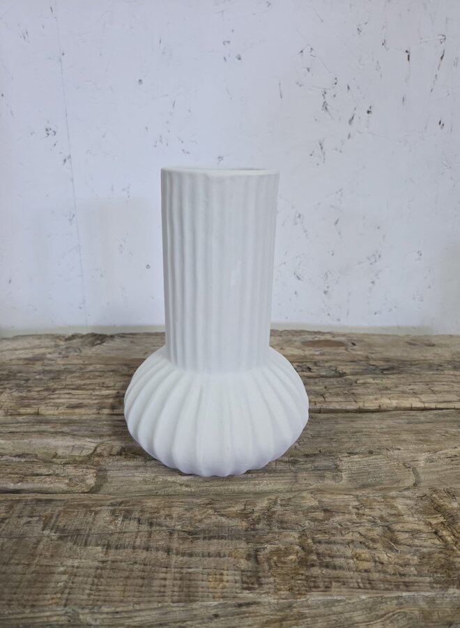 Geribbelde Vaas Wit – Compact – 21,5 cm