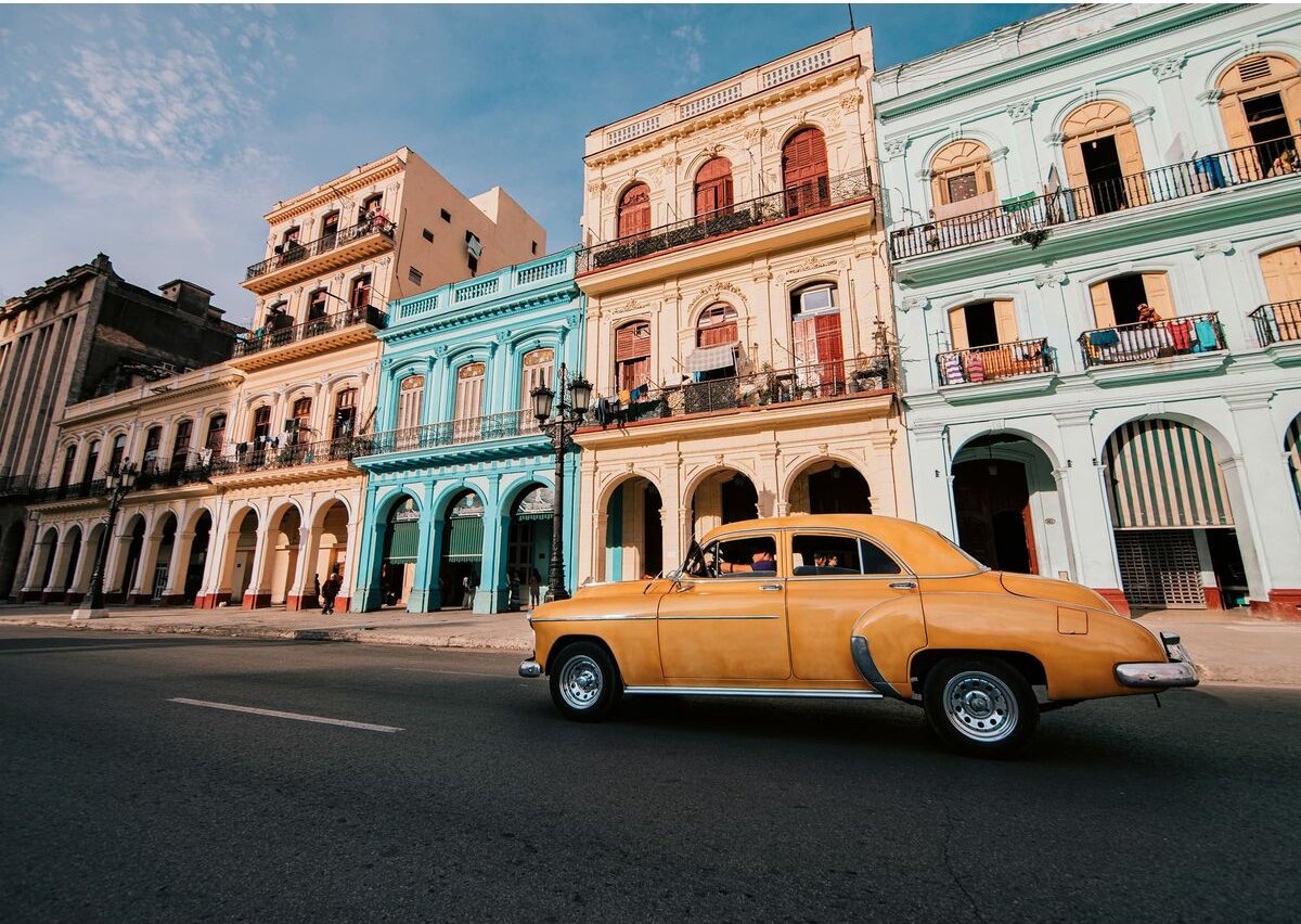JC Pieri Collection Puzzel - La Havanne (Cuba) en Rainbow Mountain (Peru) 1000 en 500 stukjes