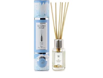 Ashleigh & Burwood - Fresh Linen Cadeauset Geurstokjes met verstuiver , roomspray en geurkaars