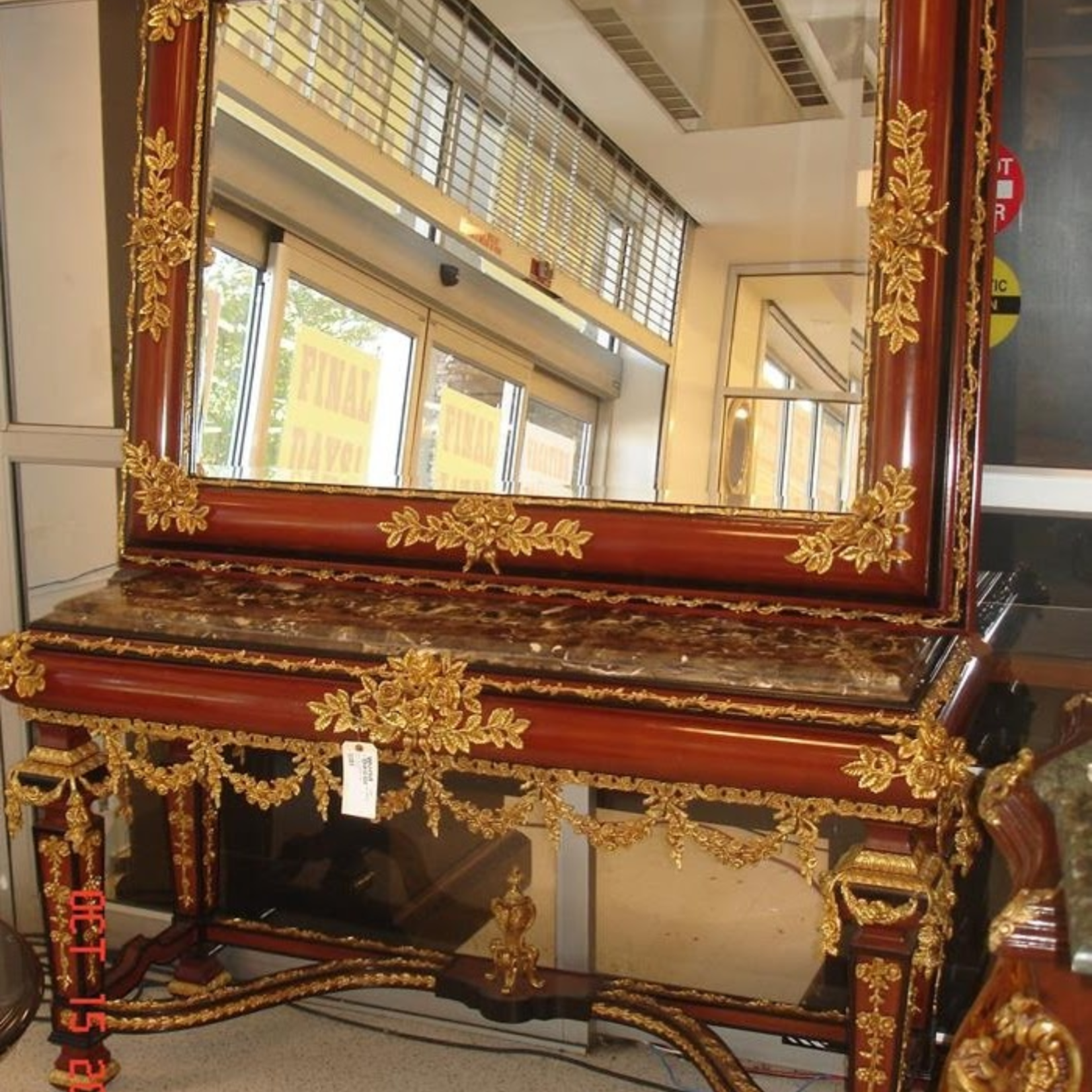 Saint George Co Barokconsole in Lodewijk XV-stijl